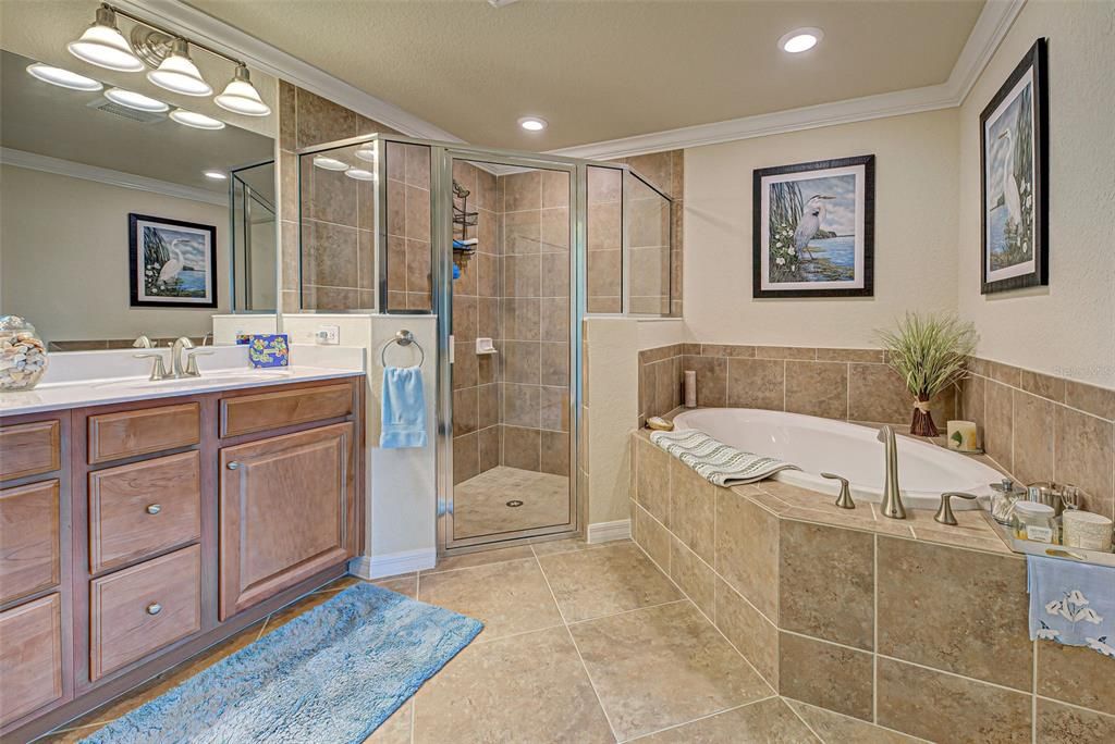 For Sale: $329,900 (3 beds, 2 baths, 1706 Square Feet)