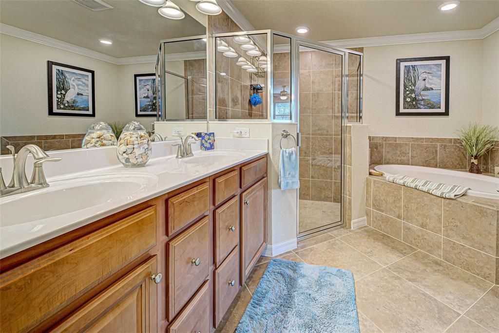 For Sale: $329,900 (3 beds, 2 baths, 1706 Square Feet)