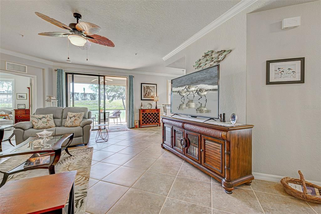 For Sale: $329,900 (3 beds, 2 baths, 1706 Square Feet)