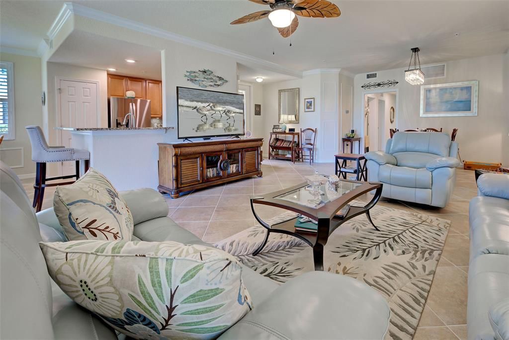 For Sale: $329,900 (3 beds, 2 baths, 1706 Square Feet)