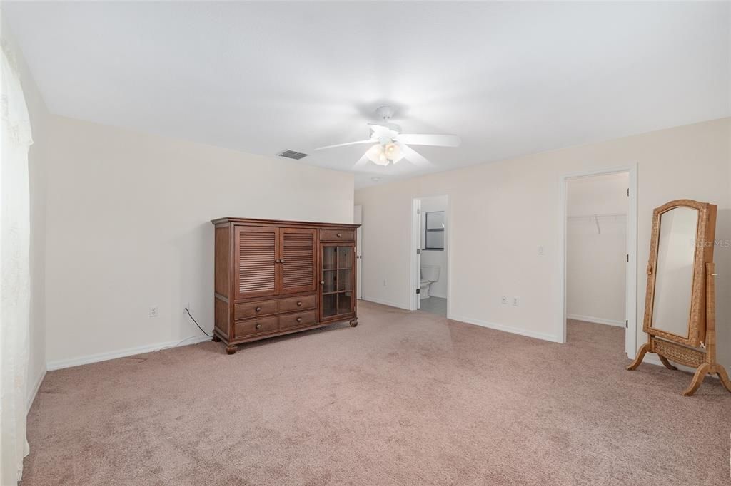 For Sale: $629,900 (4 beds, 3 baths, 2162 Square Feet)