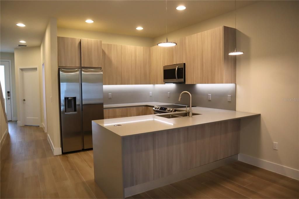 待售: $380,000 (3 贝兹, 3 浴室, 1852 平方英尺)