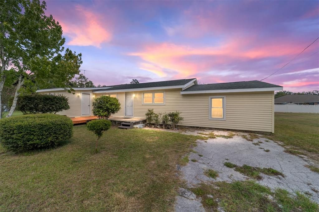 Active With Contract: $199,000 (3 beds, 2 baths, 1948 Square Feet)