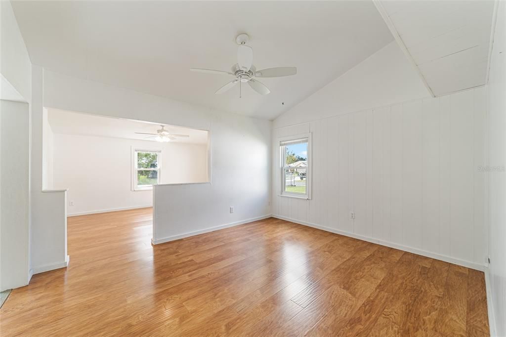 Active With Contract: $199,000 (3 beds, 2 baths, 1948 Square Feet)