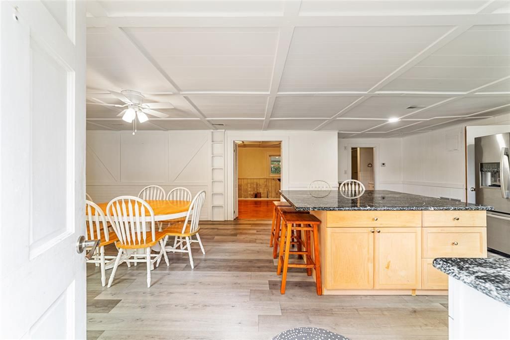 Active With Contract: $199,000 (3 beds, 2 baths, 1948 Square Feet)