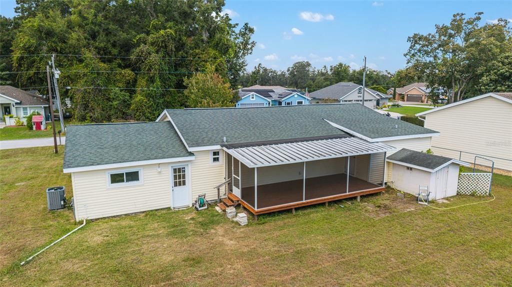 Active With Contract: $199,000 (3 beds, 2 baths, 1948 Square Feet)