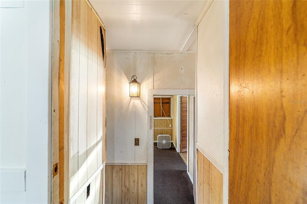 Active With Contract: $199,000 (3 beds, 2 baths, 1948 Square Feet)