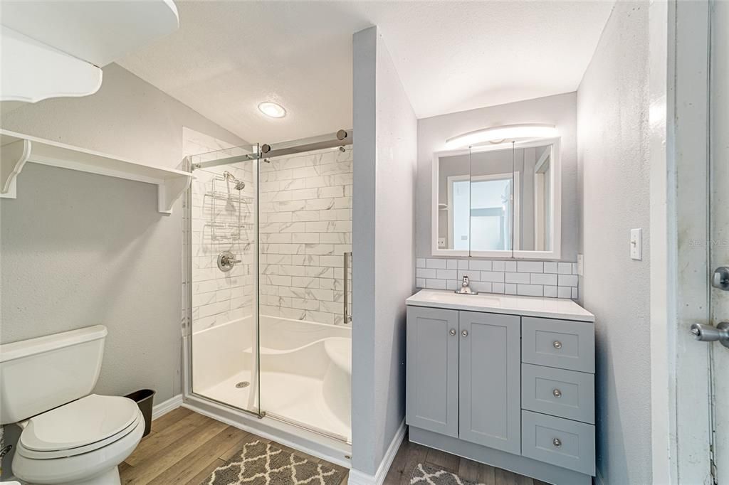 Active With Contract: $199,000 (3 beds, 2 baths, 1948 Square Feet)