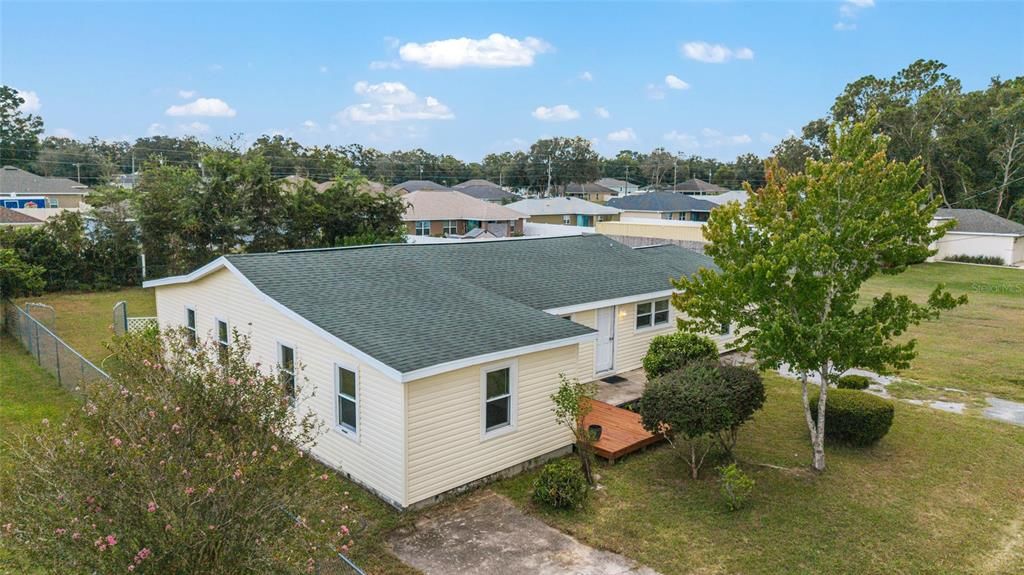 Active With Contract: $199,000 (3 beds, 2 baths, 1948 Square Feet)