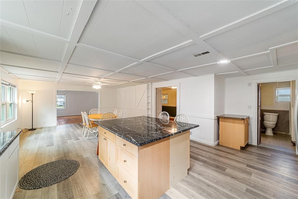 Active With Contract: $199,000 (3 beds, 2 baths, 1948 Square Feet)