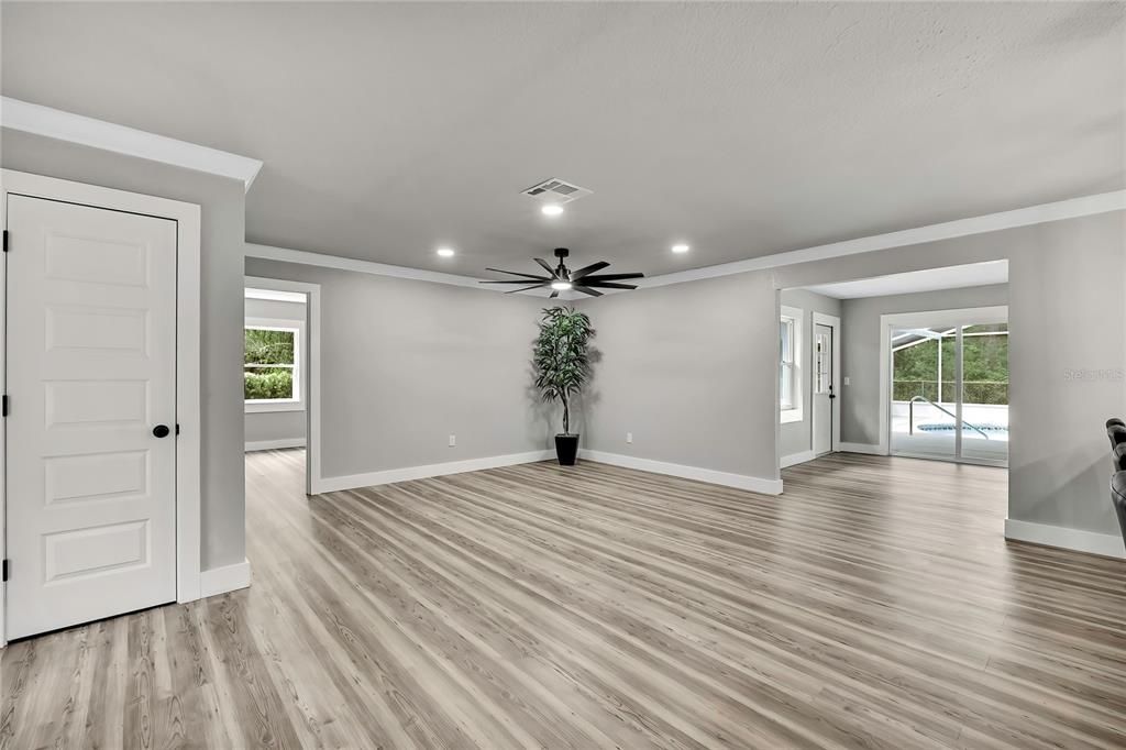 For Sale: $350,000 (3 beds, 2 baths, 1444 Square Feet)