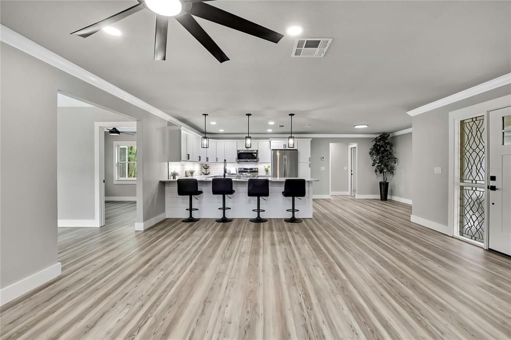 For Sale: $350,000 (3 beds, 2 baths, 1444 Square Feet)