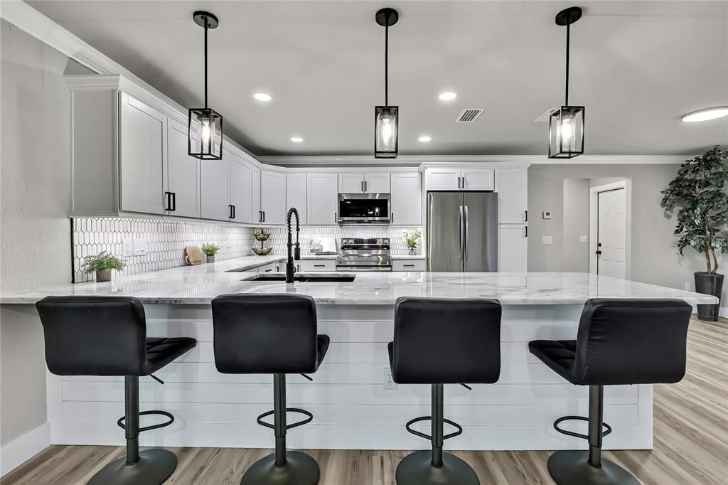 For Sale: $350,000 (3 beds, 2 baths, 1444 Square Feet)