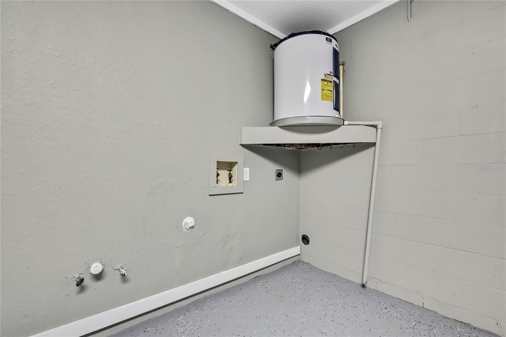 For Sale: $350,000 (3 beds, 2 baths, 1444 Square Feet)