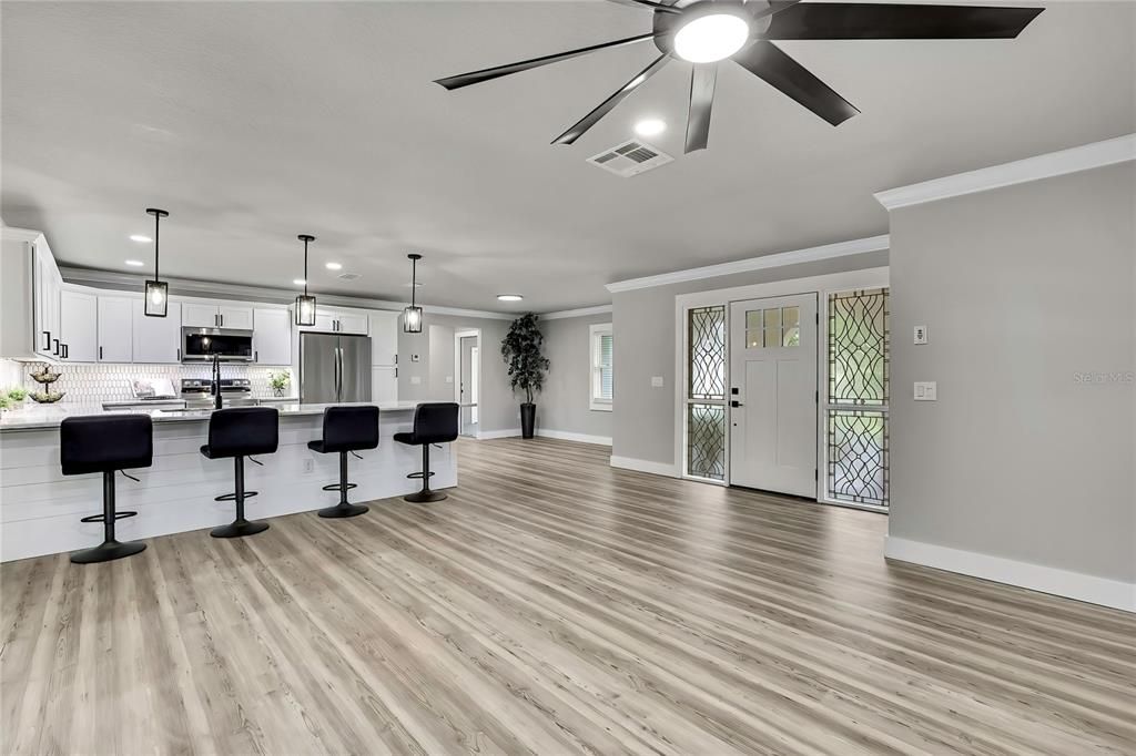 For Sale: $350,000 (3 beds, 2 baths, 1444 Square Feet)