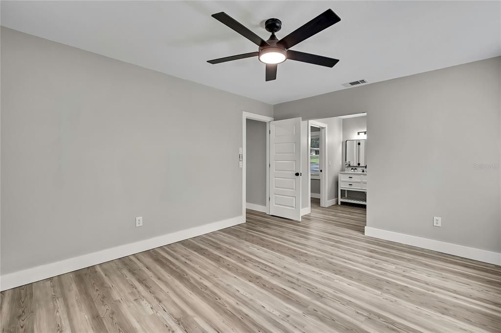 For Sale: $350,000 (3 beds, 2 baths, 1444 Square Feet)