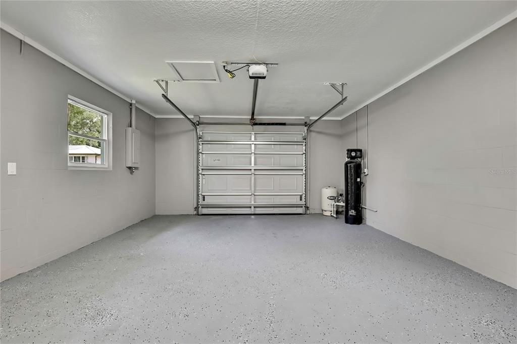 For Sale: $350,000 (3 beds, 2 baths, 1444 Square Feet)