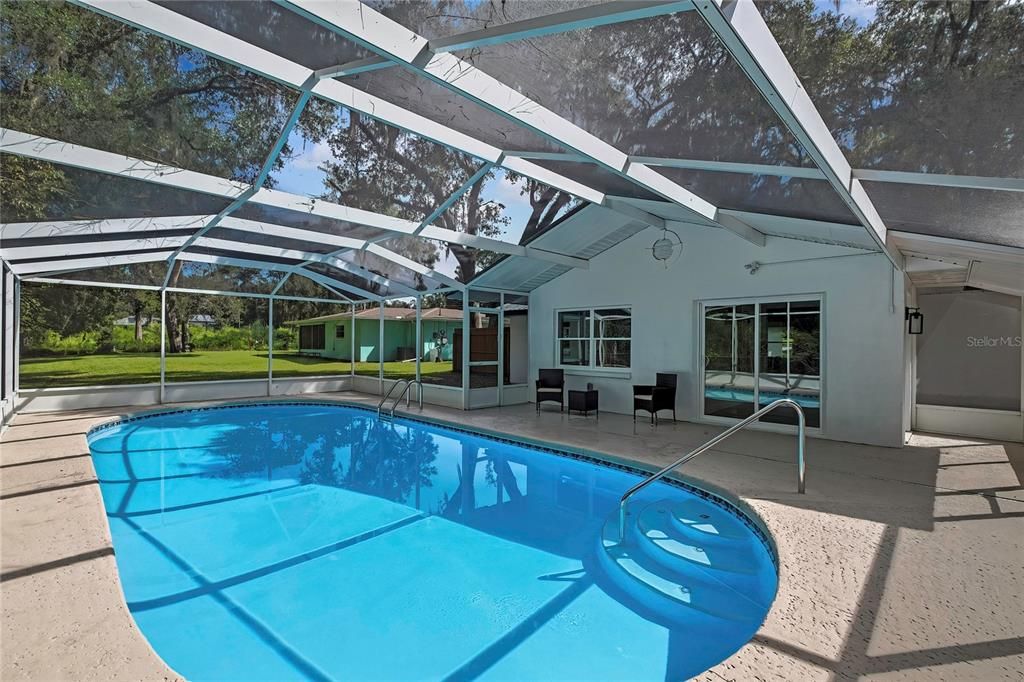 For Sale: $350,000 (3 beds, 2 baths, 1444 Square Feet)