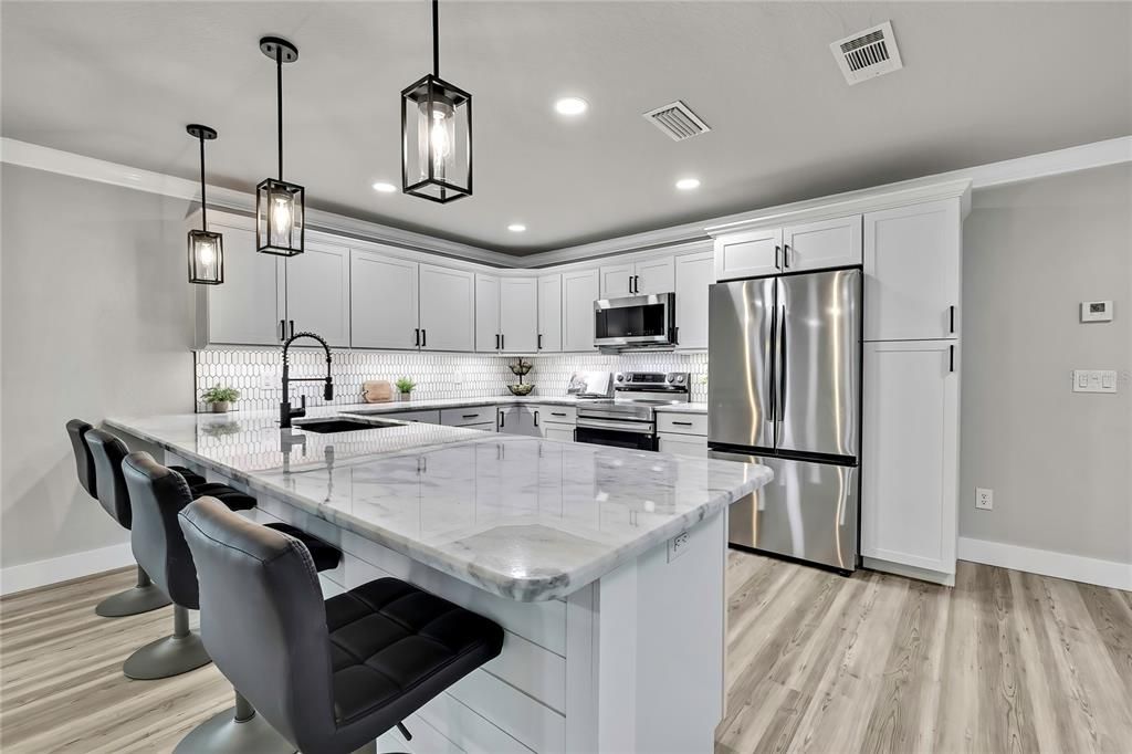 For Sale: $350,000 (3 beds, 2 baths, 1444 Square Feet)