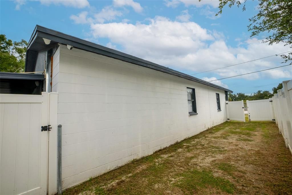 For Sale: $550,000 (3 beds, 2 baths, 1348 Square Feet)