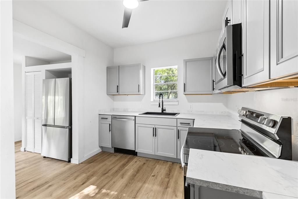 For Sale: $189,900 (3 beds, 2 baths, 1266 Square Feet)