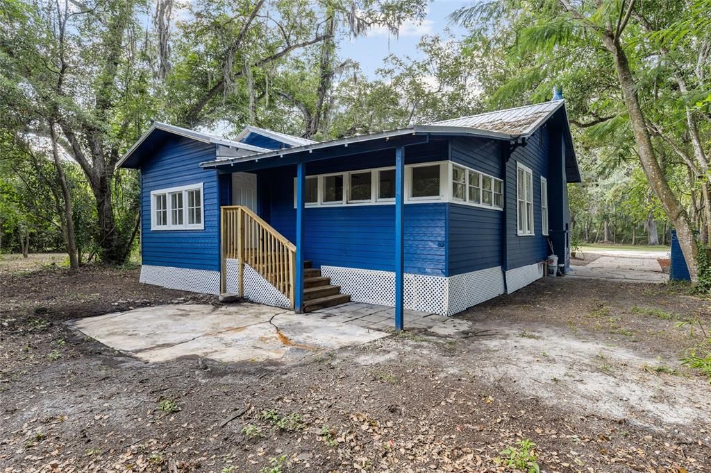 For Sale: $189,900 (3 beds, 2 baths, 1266 Square Feet)