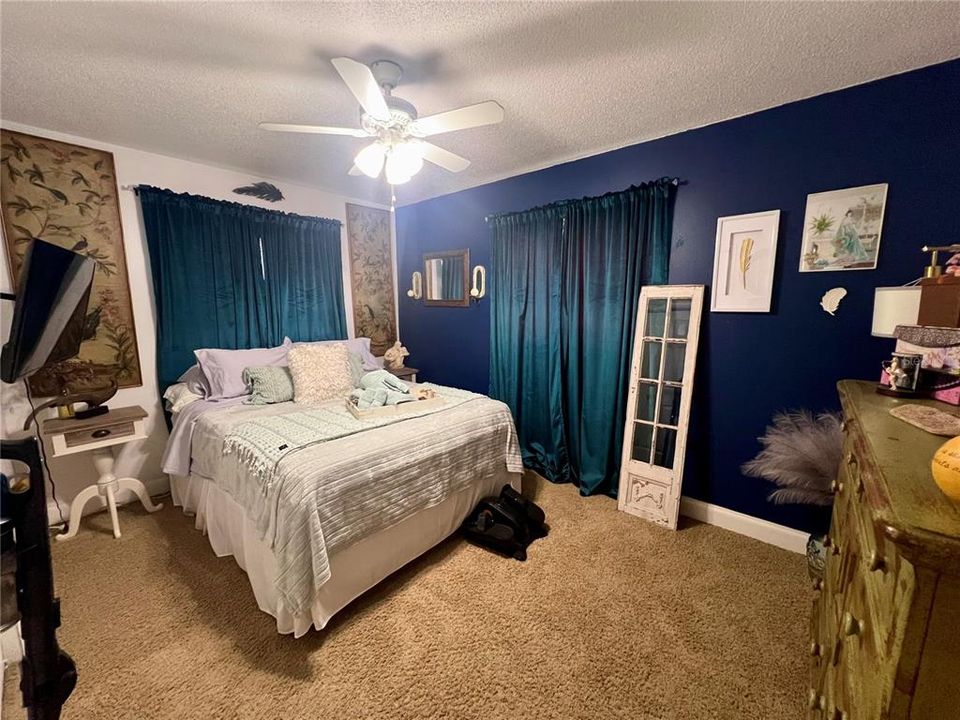 For Sale: $357,000 (4 beds, 3 baths, 1605 Square Feet)