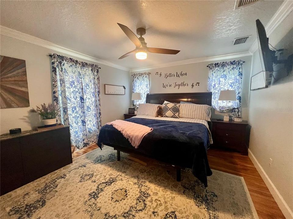 For Sale: $357,000 (4 beds, 3 baths, 1605 Square Feet)