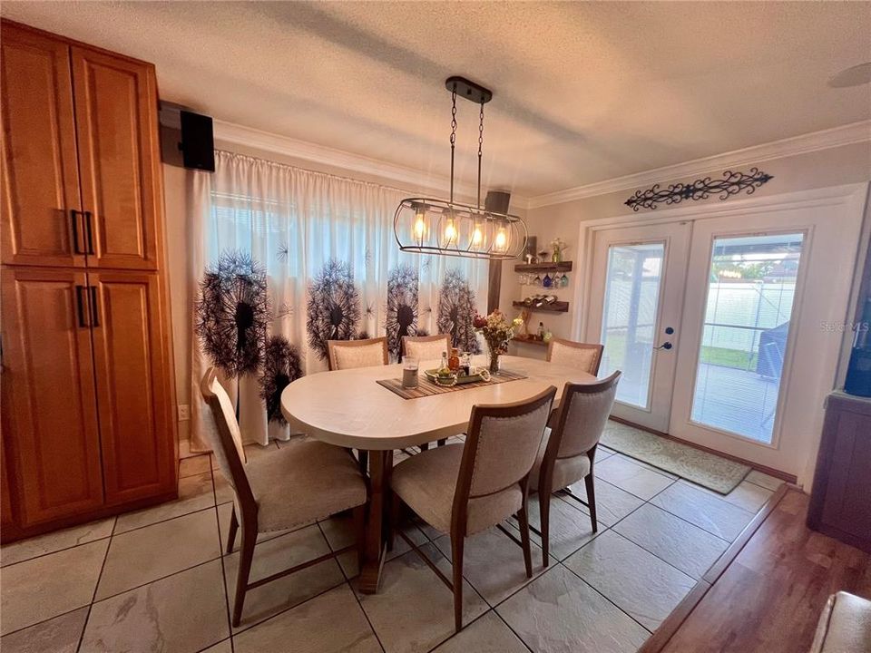 For Sale: $357,000 (4 beds, 3 baths, 1605 Square Feet)