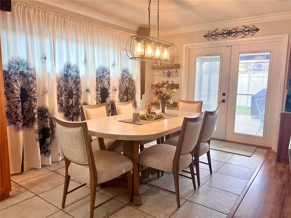 For Sale: $357,000 (4 beds, 3 baths, 1605 Square Feet)