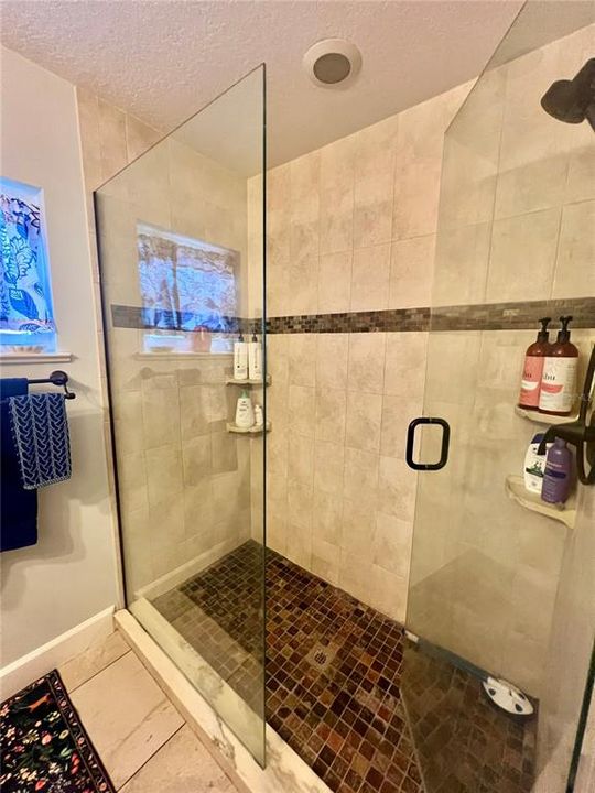 For Sale: $357,000 (4 beds, 3 baths, 1605 Square Feet)