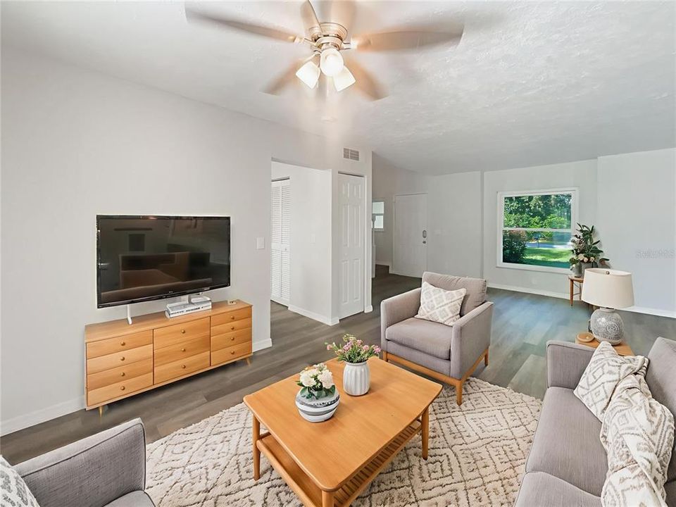 For Sale: $358,000 (3 beds, 2 baths, 1400 Square Feet)