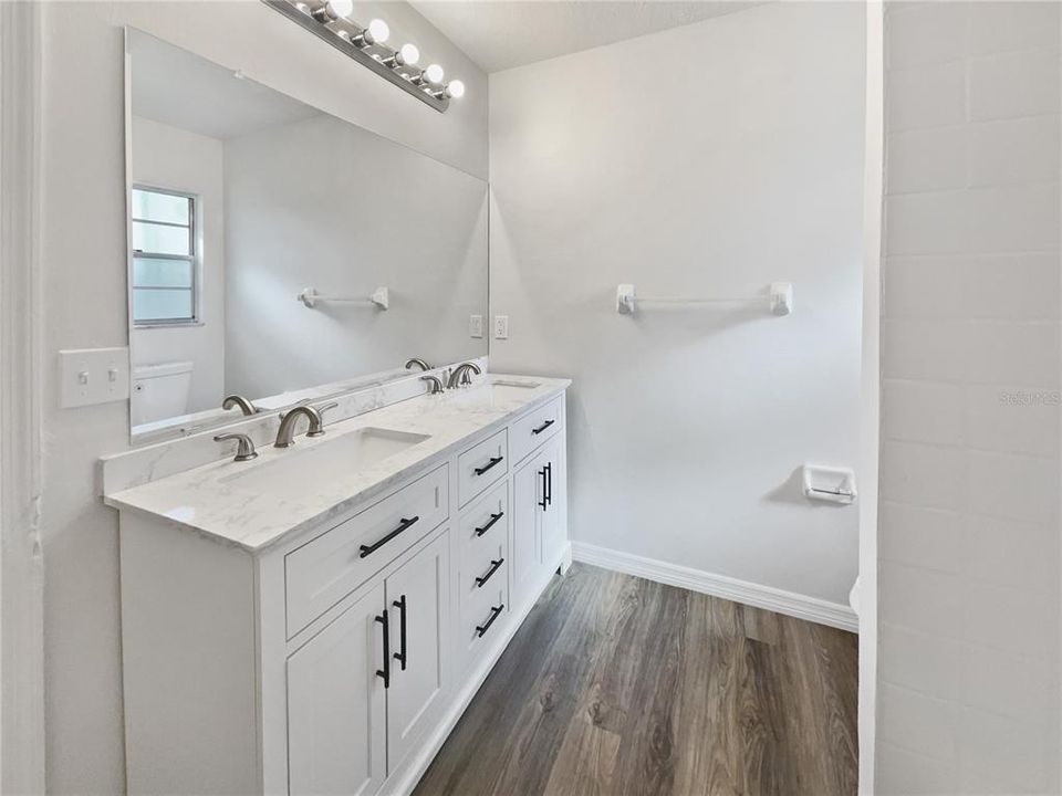 For Sale: $358,000 (3 beds, 2 baths, 1400 Square Feet)