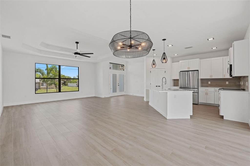 待售: $650,000 (3 贝兹, 2 浴室, 1682 平方英尺)