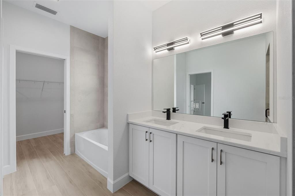 待售: $650,000 (3 贝兹, 2 浴室, 1682 平方英尺)