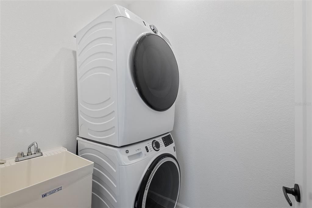 待售: $650,000 (3 贝兹, 2 浴室, 1682 平方英尺)