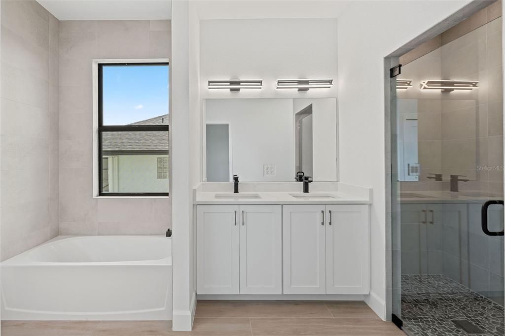 待售: $650,000 (3 贝兹, 2 浴室, 1682 平方英尺)