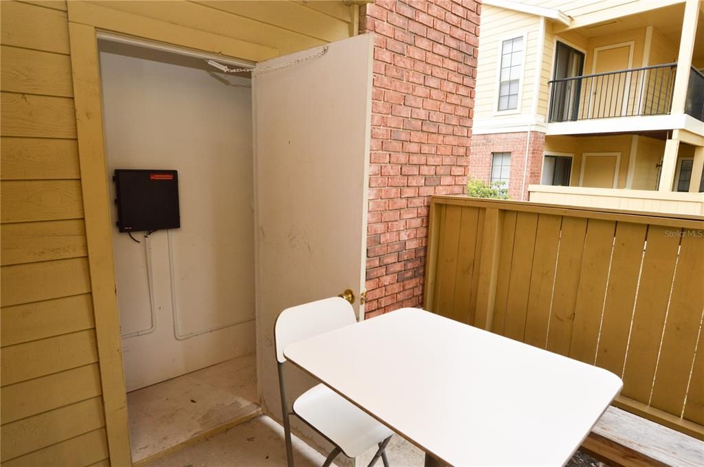 Active With Contract: $2,000 (2 beds, 2 baths, 1007 Square Feet)