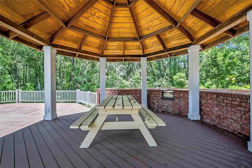 Active With Contract: $2,000 (2 beds, 2 baths, 1007 Square Feet)