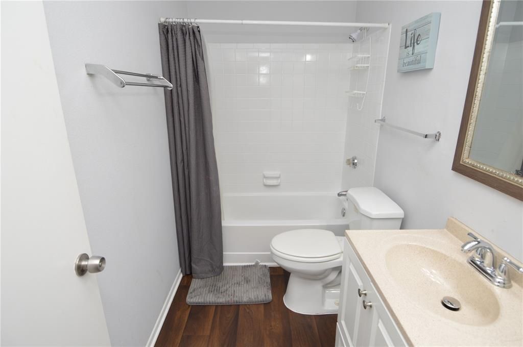 Active With Contract: $2,000 (2 beds, 2 baths, 1007 Square Feet)