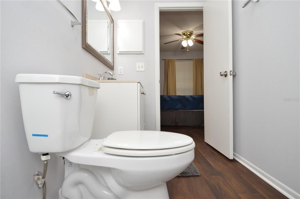 Active With Contract: $2,000 (2 beds, 2 baths, 1007 Square Feet)