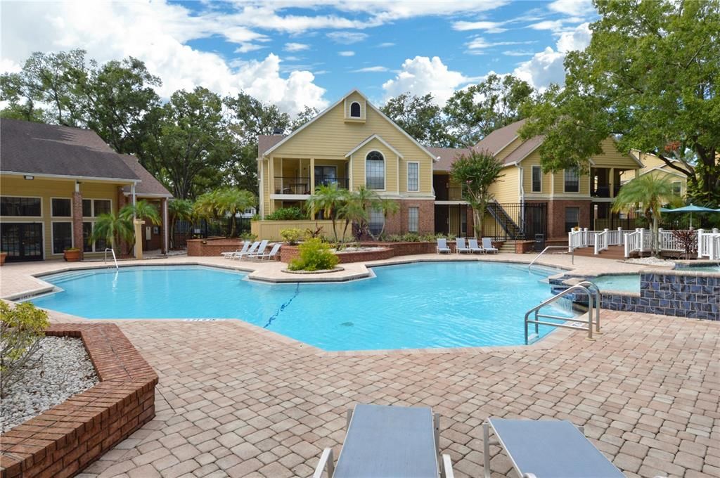 Active With Contract: $2,000 (2 beds, 2 baths, 1007 Square Feet)