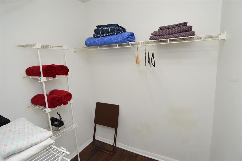 Active With Contract: $2,000 (2 beds, 2 baths, 1007 Square Feet)