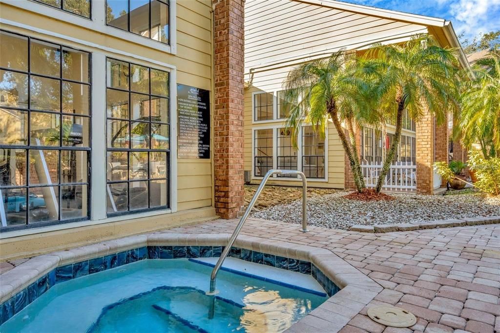 Active With Contract: $2,000 (2 beds, 2 baths, 1007 Square Feet)