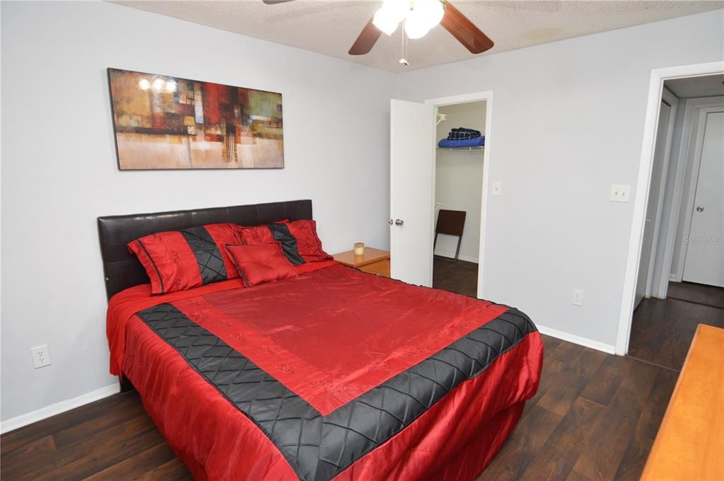 Active With Contract: $2,000 (2 beds, 2 baths, 1007 Square Feet)