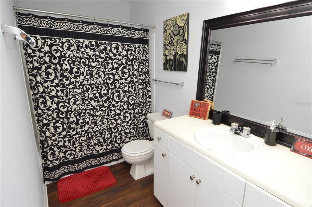 Active With Contract: $2,000 (2 beds, 2 baths, 1007 Square Feet)