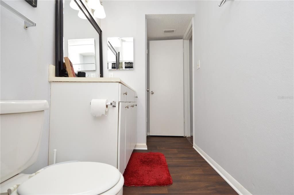 Active With Contract: $2,000 (2 beds, 2 baths, 1007 Square Feet)