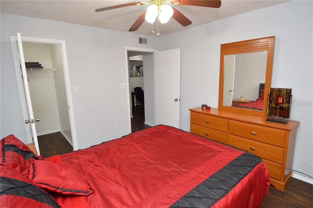 Active With Contract: $2,000 (2 beds, 2 baths, 1007 Square Feet)
