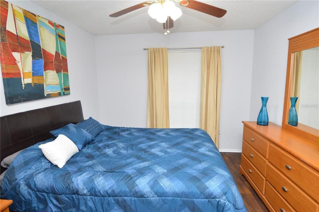 Active With Contract: $2,000 (2 beds, 2 baths, 1007 Square Feet)