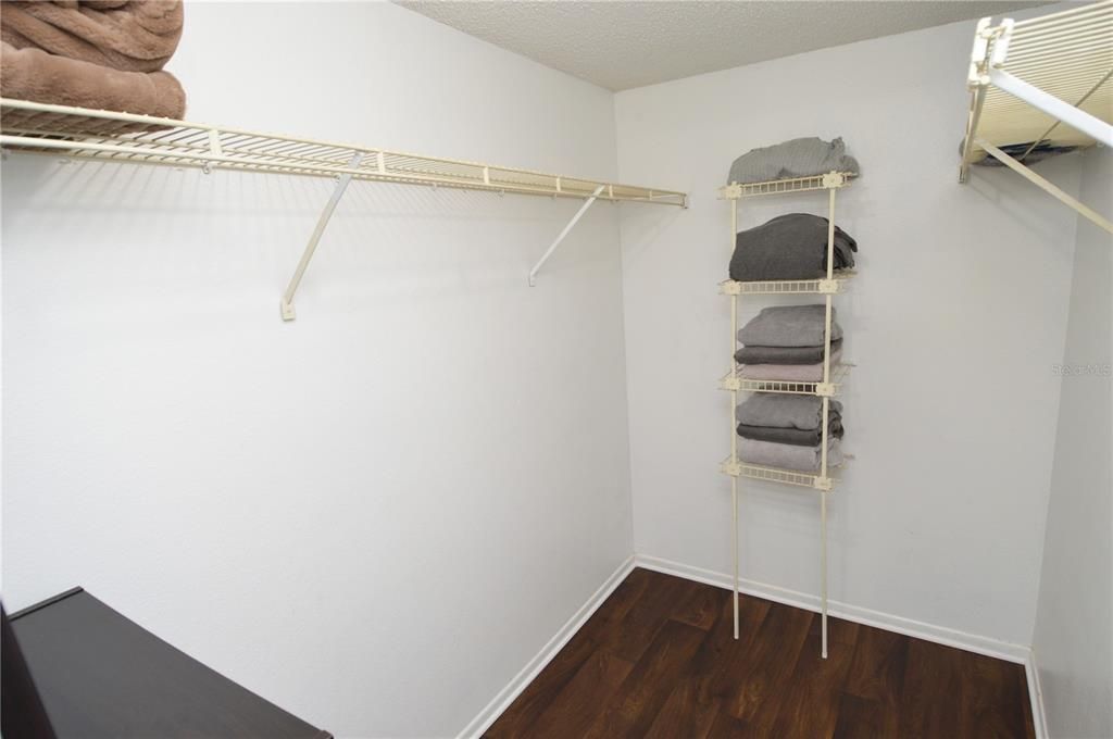 Active With Contract: $2,000 (2 beds, 2 baths, 1007 Square Feet)